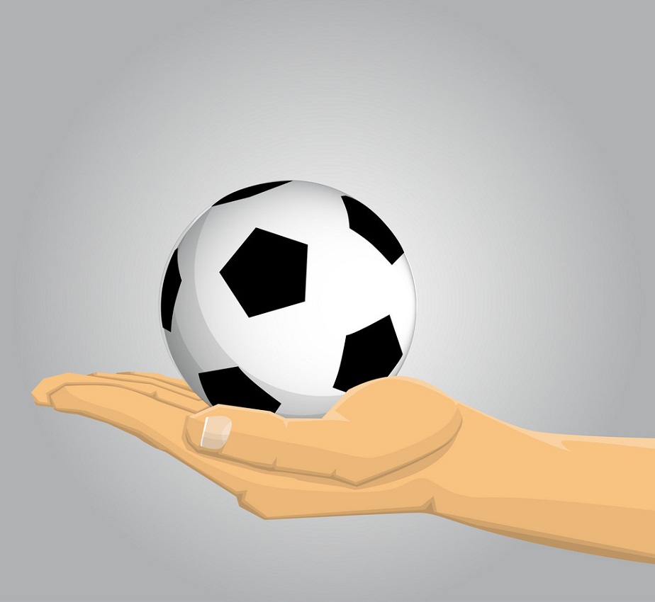小さなサッカーボールを手に持ったイラスト イラスト